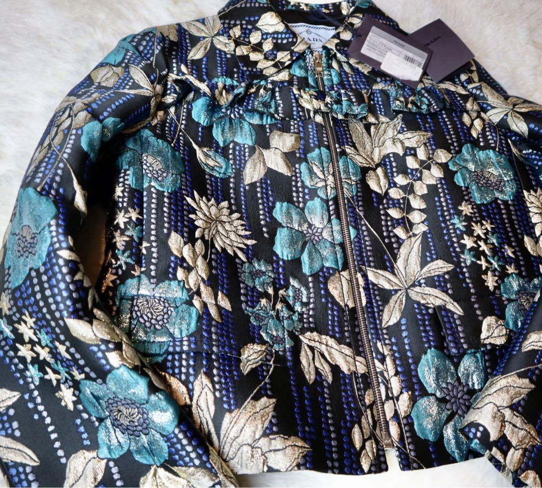 PRADA プラダ 30万 新品未使用品 刺繍 ジャケット 三角 超高級 PRADA プラダ 30万 新品未使用品 刺繍 ジャケット 三角 超高級