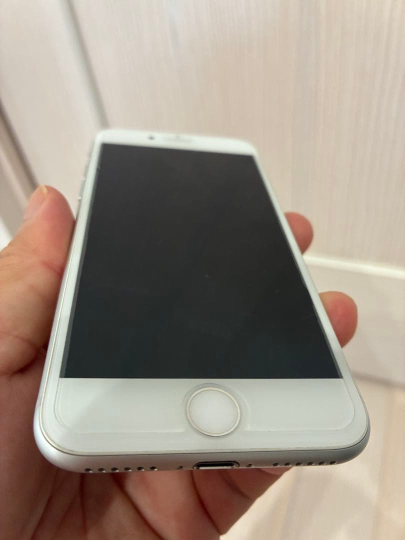 【美品】iphone８　64GB シルバー