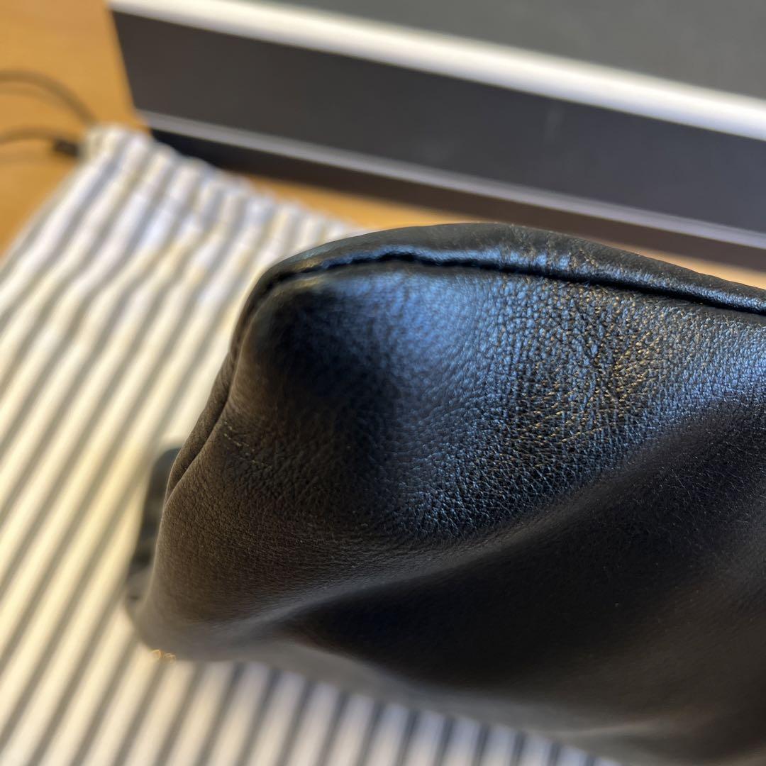 ANYA HINDMARCH タッセルクラッチ