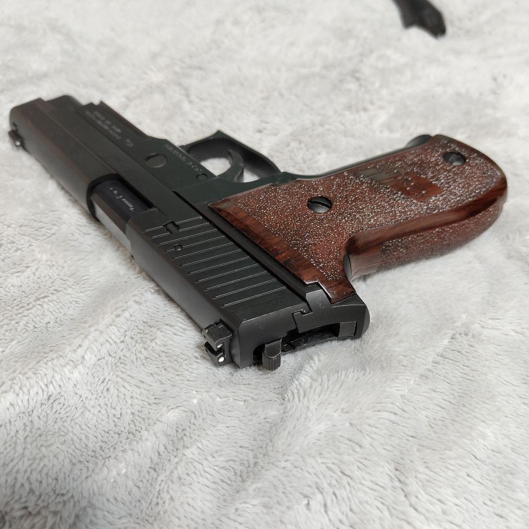 東京マルイ - シグ ザウエル P226レイル (ガスブローバックガン)