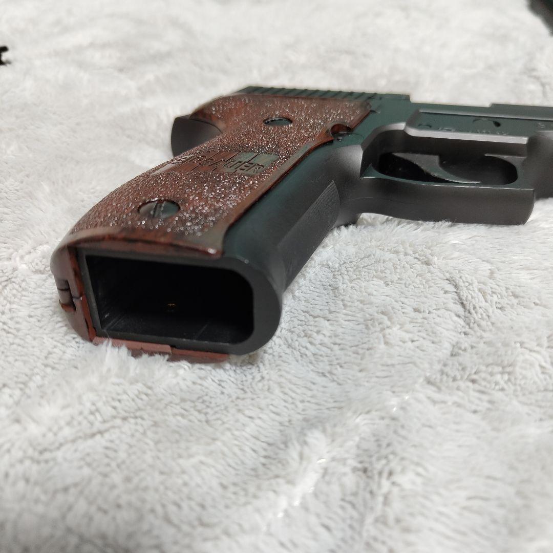 東京マルイ - シグ ザウエル P226レイル (ガスブローバックガン)