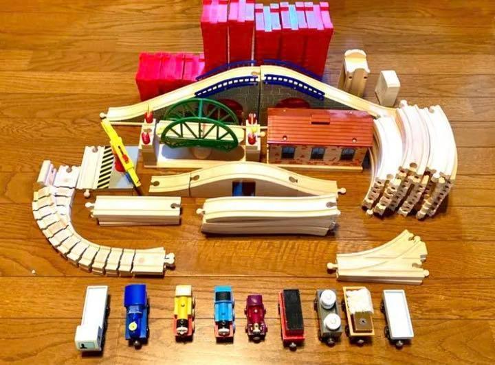 機関車トーマス 木製レールセット（絶版？）トーマスその他付き