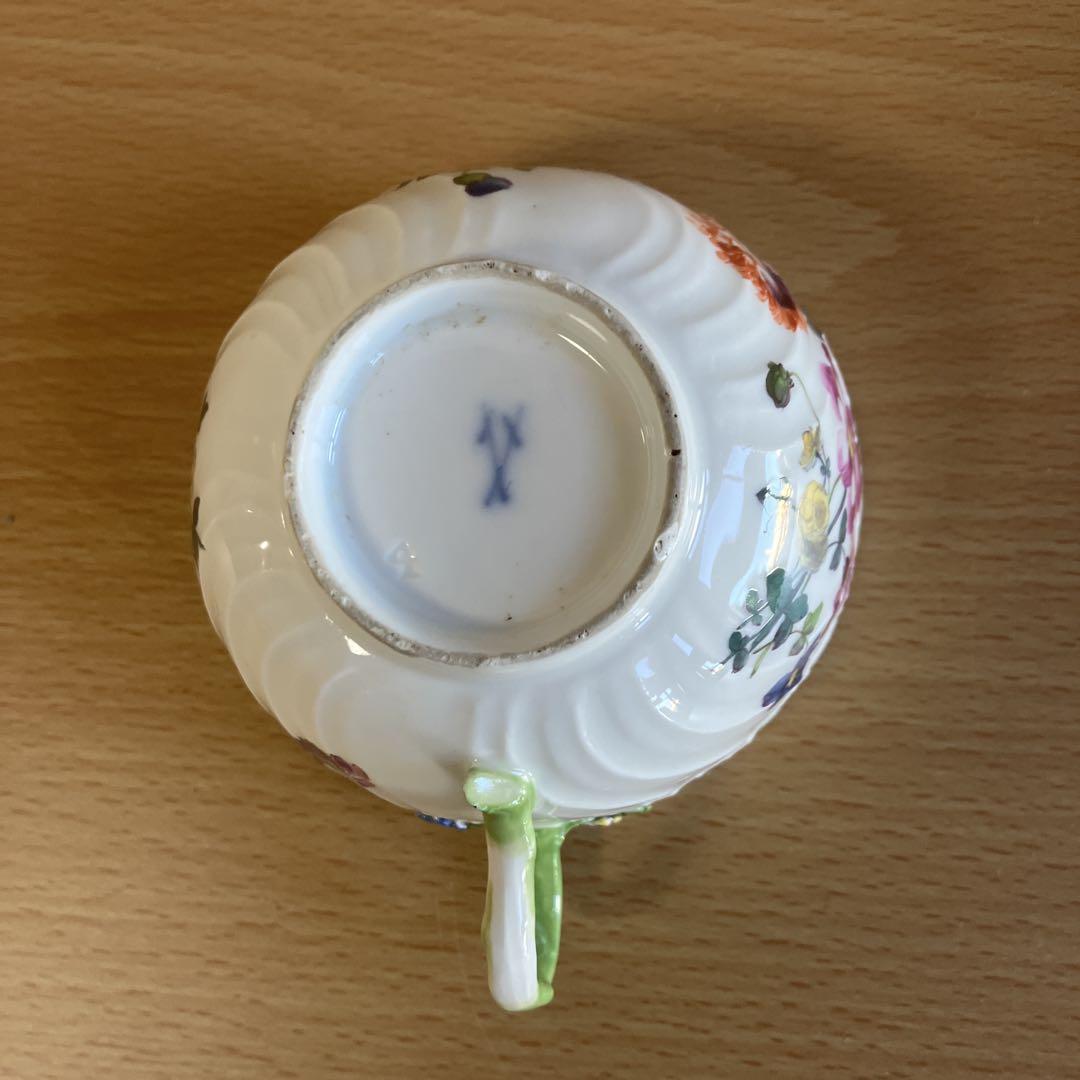 1. マイセン　花柄カップとソーサー