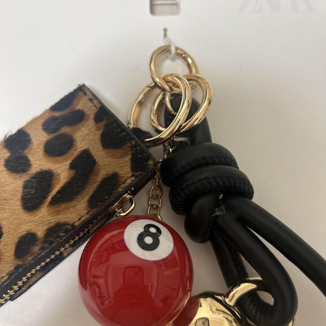 完売ZARAマルチチャームコインケース付きキーホルダー【新品、未使用】 完売品 ZARA マルチチャーム付きコインケースキーホルダー 新品