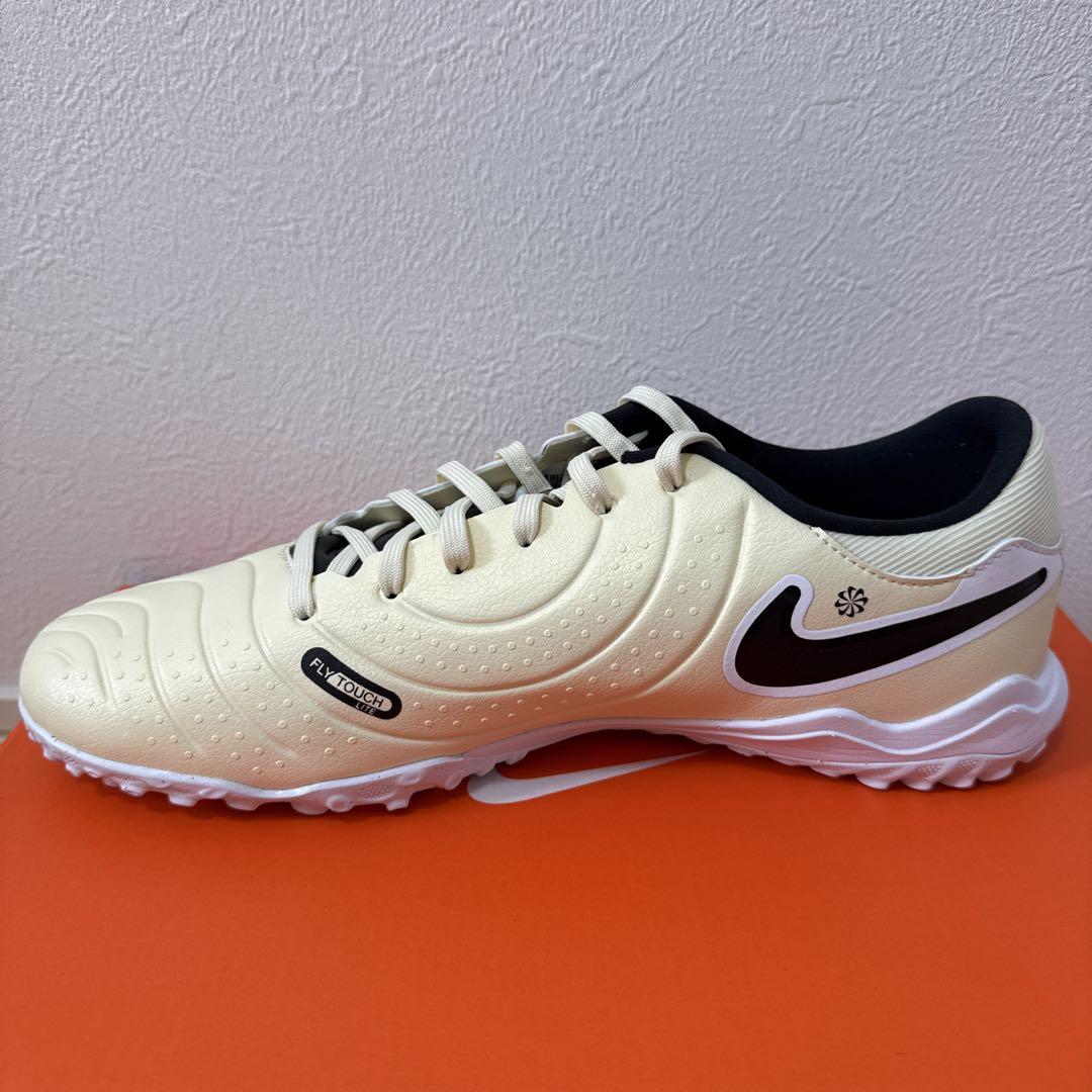 NIKE レジェンド10アカデミーTF サッカー　トレシュー　白　28cm 新品