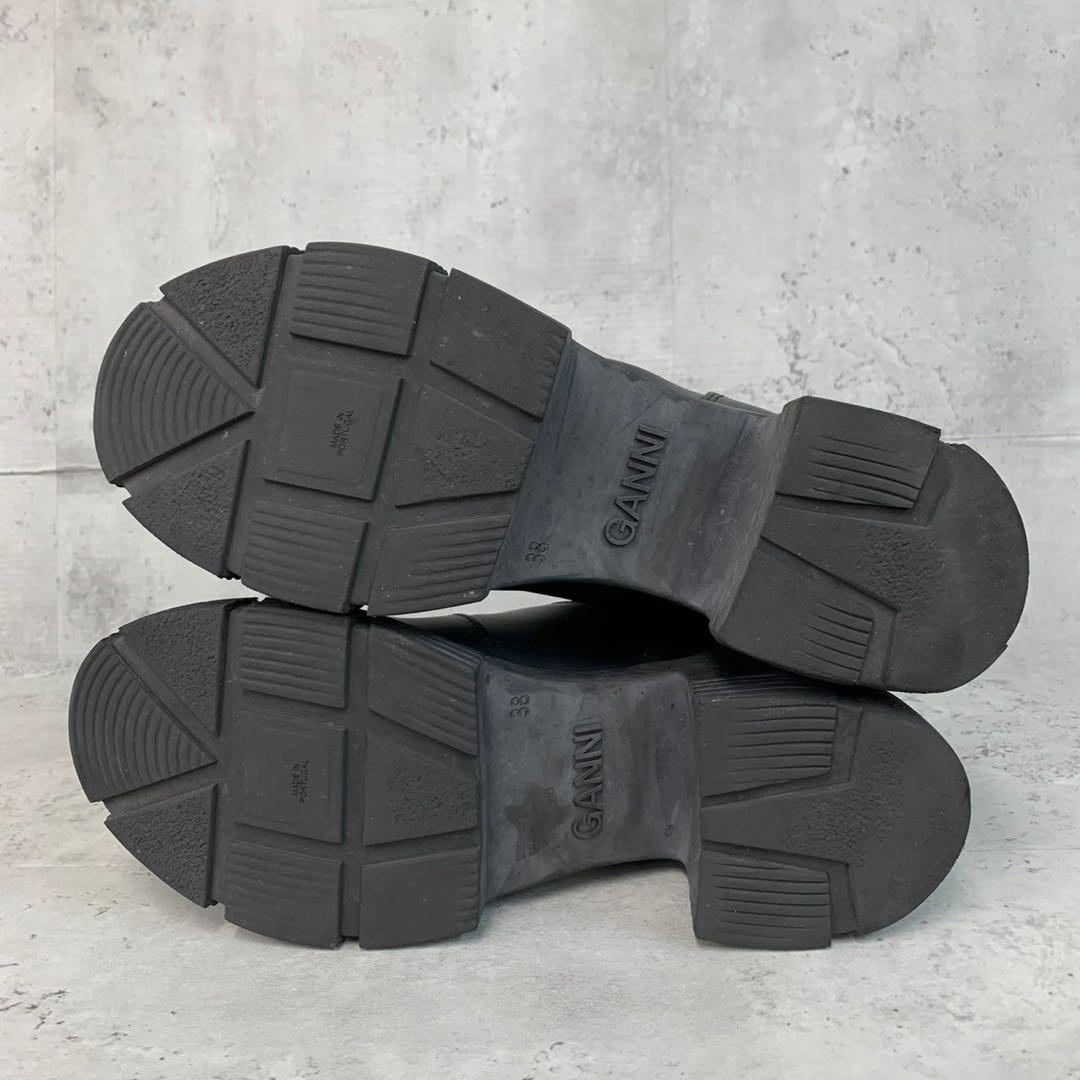 RECYCLED RUBBER