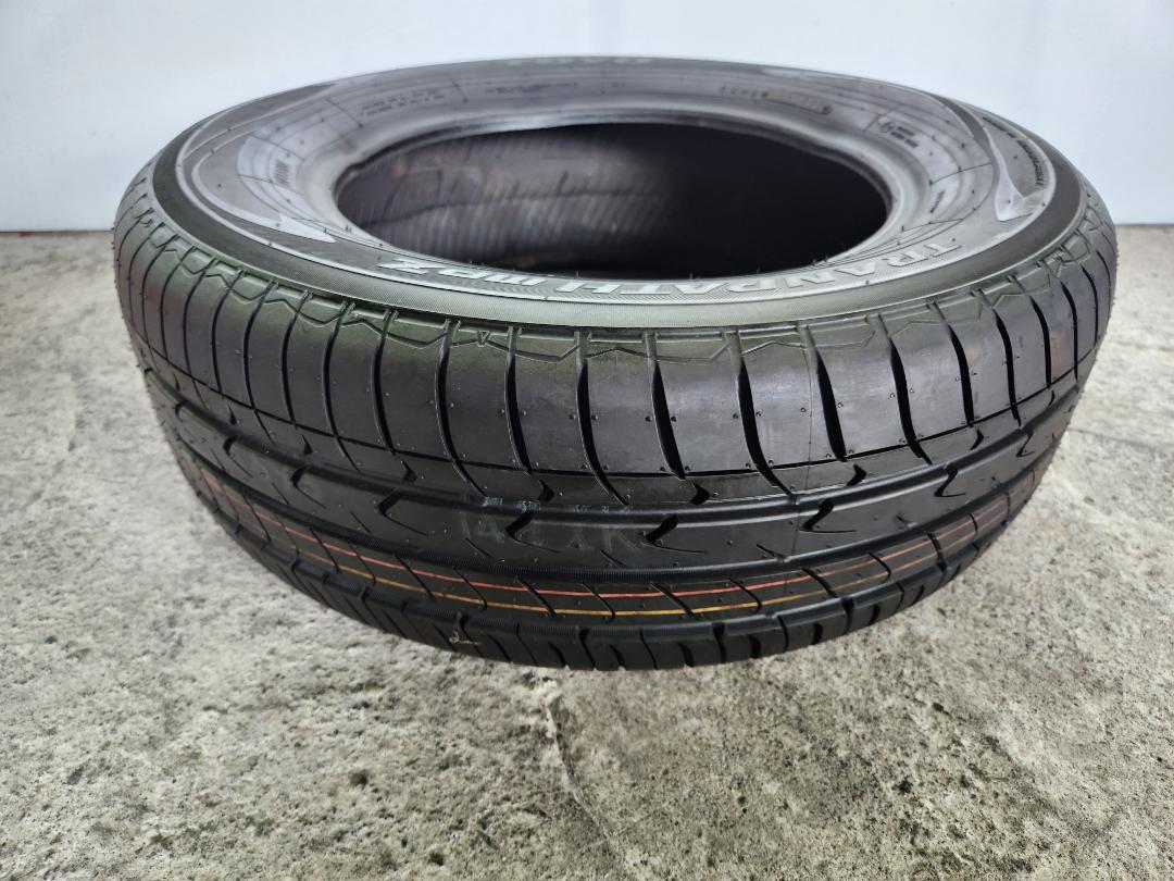 送料込☆2020年製 TOYOトーヨータイヤ 215/65R16 日本製☆1本