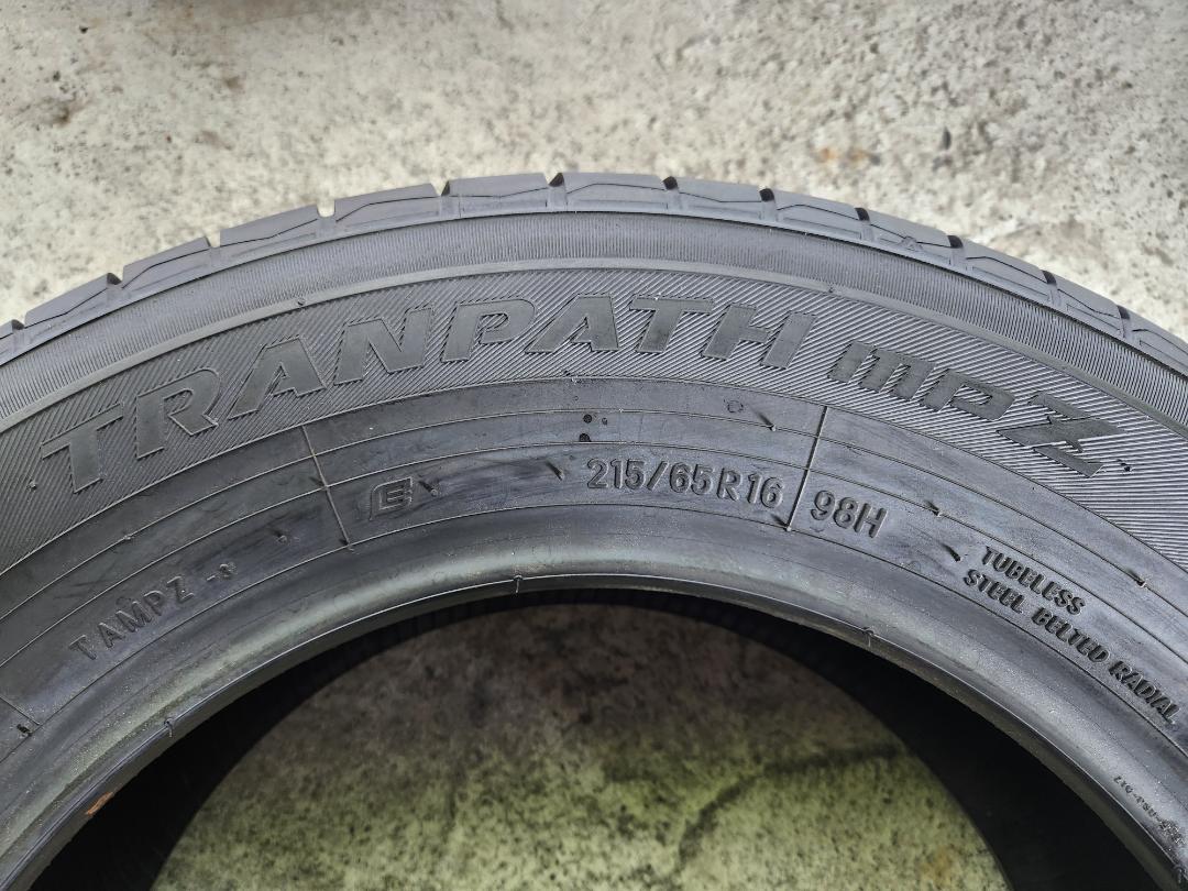 送料込☆2020年製 TOYOトーヨータイヤ 215/65R16 日本製☆1本