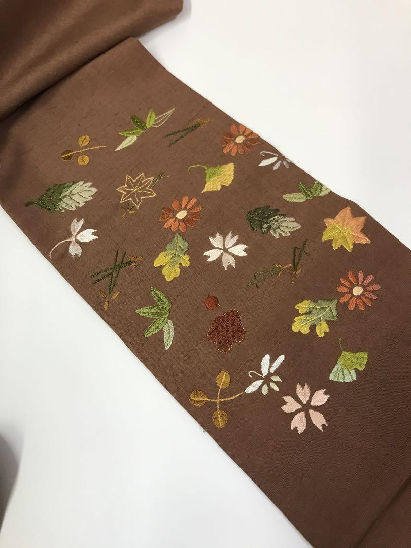 紬の名古屋帯　草花の刺繍　着物