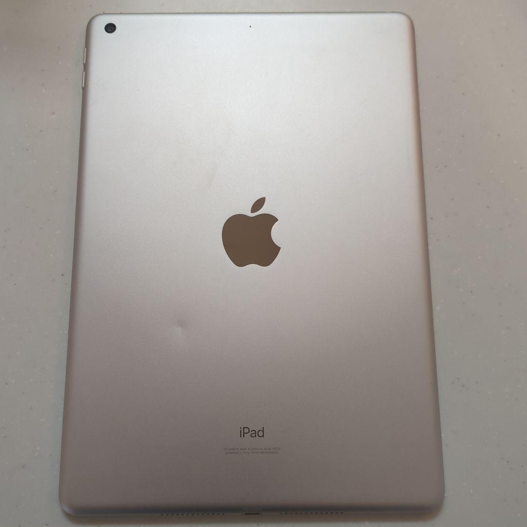 Apple iPad (第8世代) シルバー 32GB