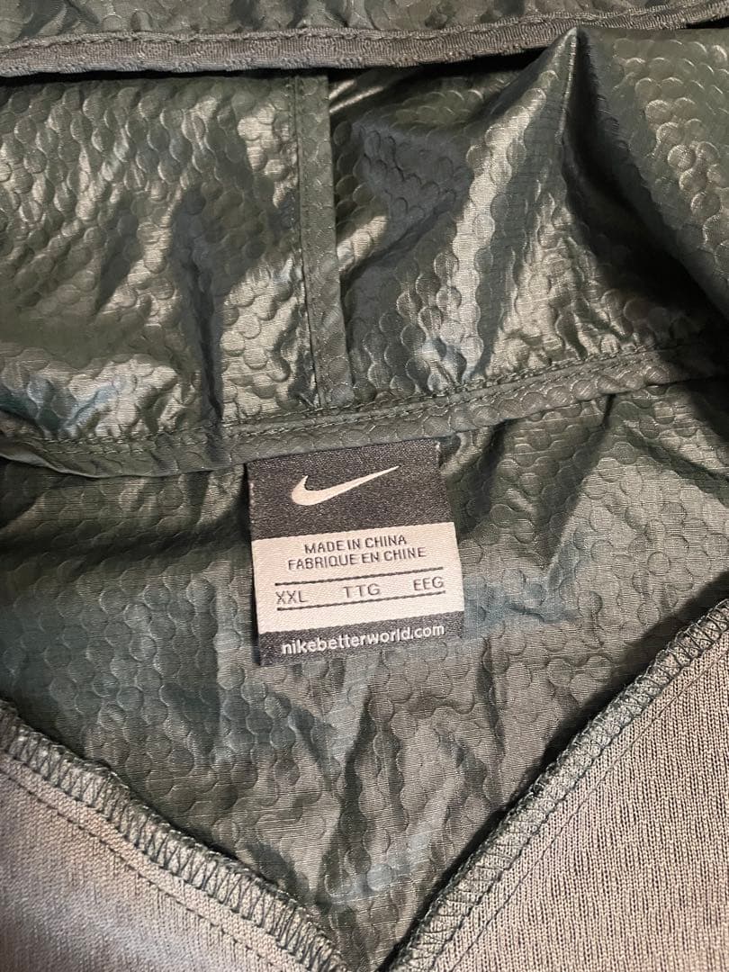 【希少サイズ】 GYAKUSOU ナイロンパーカー 深緑 ダークオリーブ 【希少サイズ】 GYAKUSOU ナイロンパーカー 深緑 ダークオリーブ