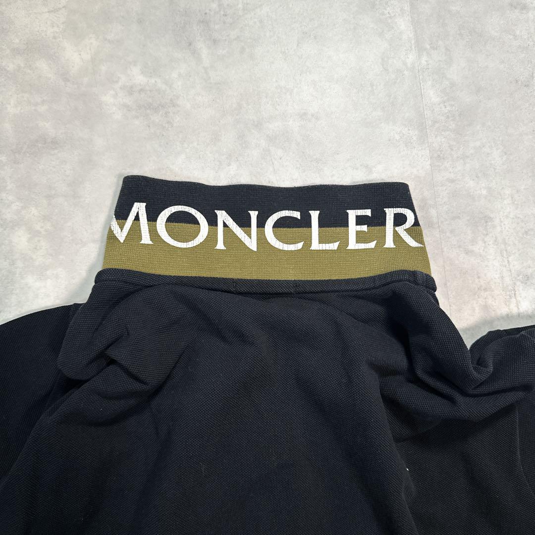 極美品　モンクレール　襟裏ロゴ　S ポロシャツ　ブラック国内正規品 4S209 MONCLER 首ロゴ ポロシャツ 半袖 モンクレール 襟裏ロゴ