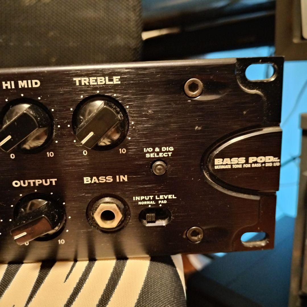 ベース LINE6 BASS POD XT LIVE AMP SIMLATOR