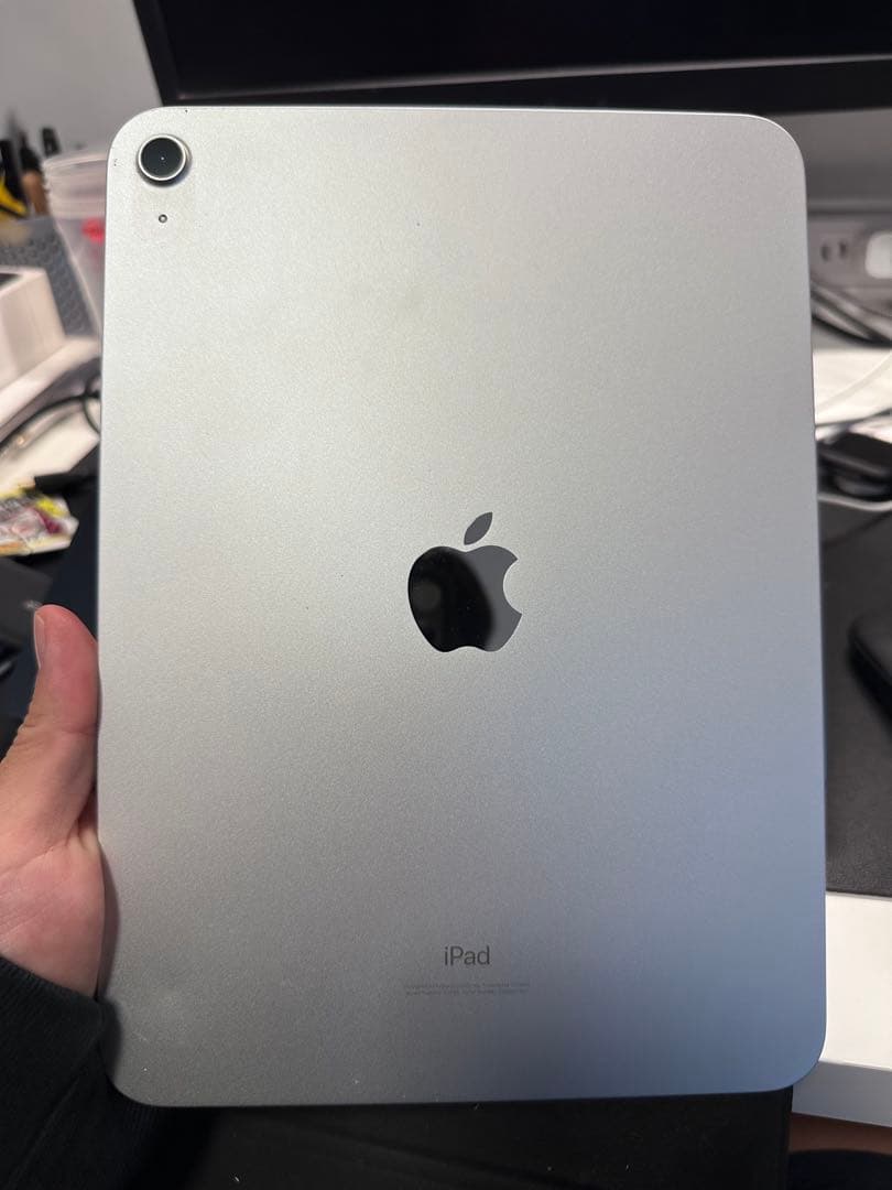 【3連休限定】iPad 第10世代 64GB シルバー 美品/ケース付 即購入可