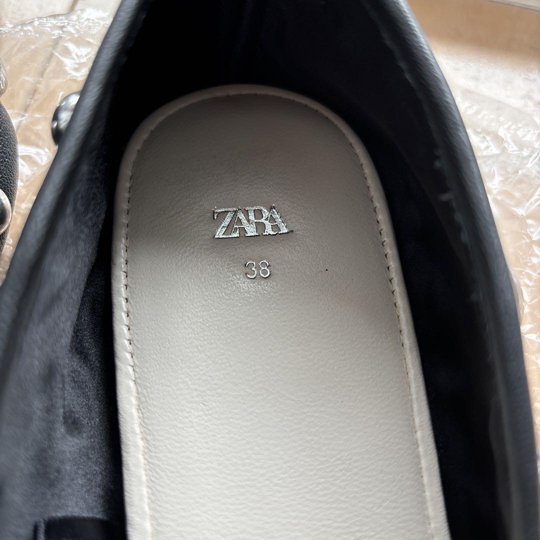美品 ZARA スタッズレザー フラットシューズ 数時間着 ブラック