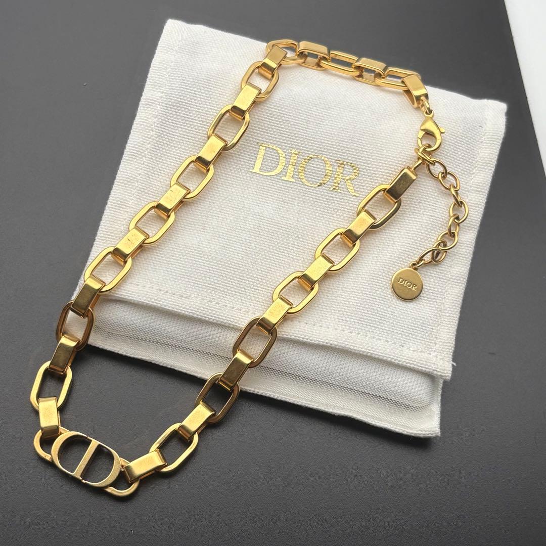 Dior ゴールドトーン ネックレス 巾着袋付き Dior ゴールドトーン ネックレス - メルカリ
