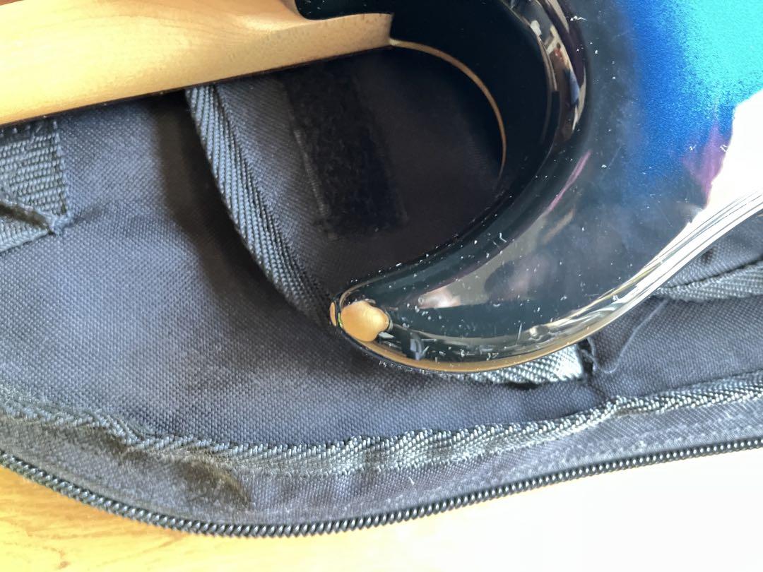 【ジャンク品】エレキギターと弦2セット
