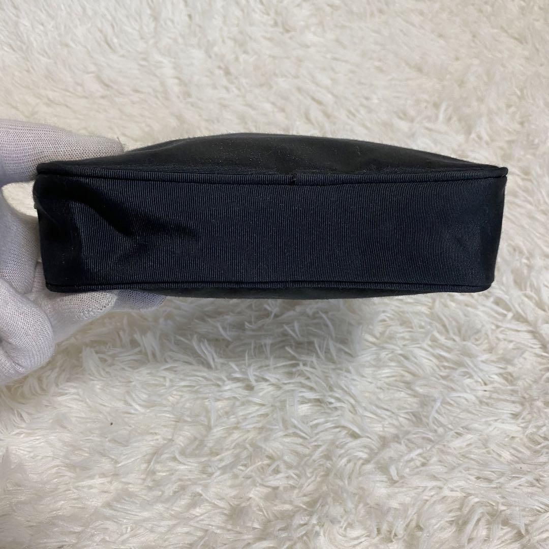 美品【Burberry】バーバリー ポーチ ノバチェック ブラック 169