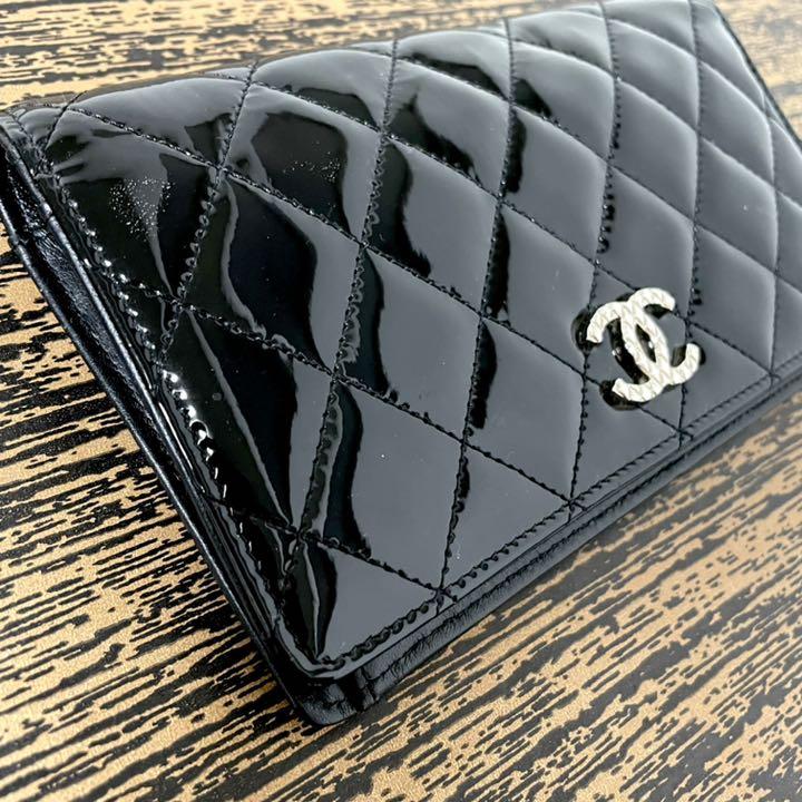 パテントレⓂ CHANEL エナメル 二つ折り 長財布 PtJjy-m69917534040 マトラッセ ブリリアント ナンバーシ