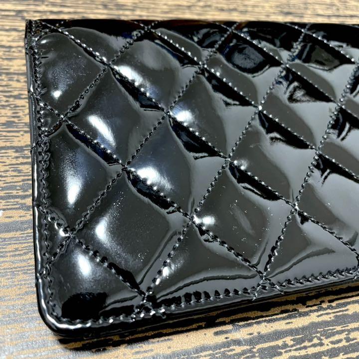 パテントレⓂ CHANEL エナメル 二つ折り 長財布 PtJjy-m69917534040 マトラッセ ブリリアント ナンバーシ
