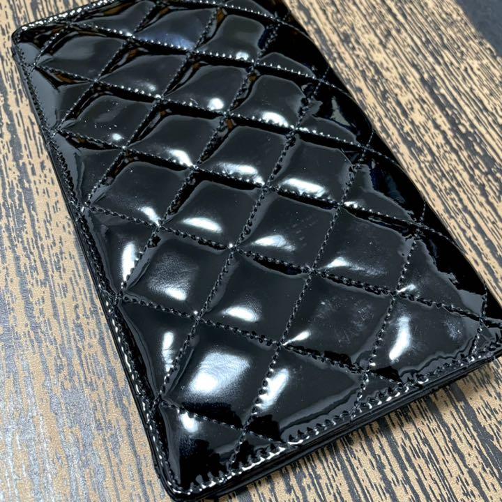 パテントレⓂ CHANEL エナメル 二つ折り 長財布 PtJjy-m69917534040 マトラッセ ブリリアント ナンバーシ