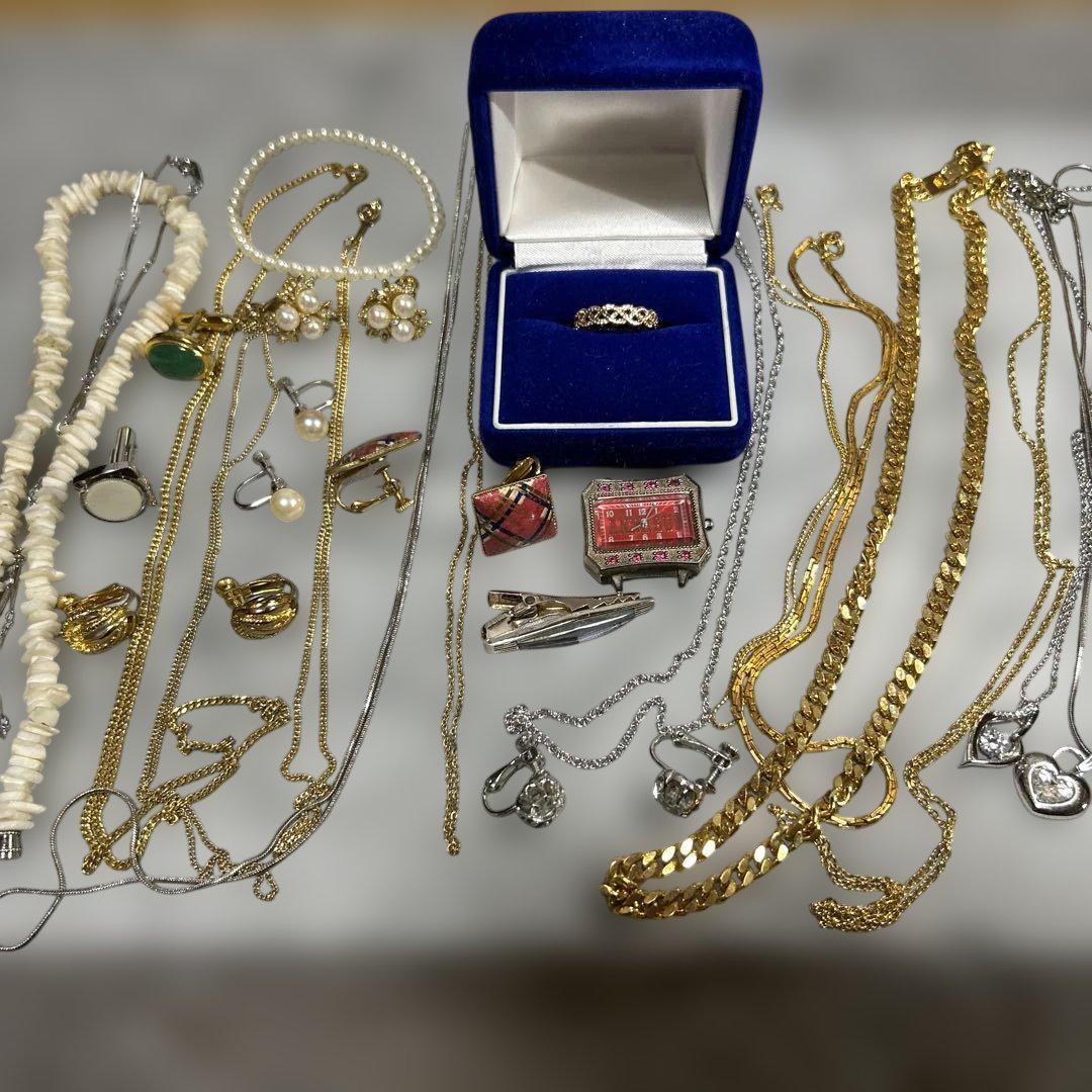 遺品整理 アクセサリー 40点以上 セット まとめ売り ヴィンテージ アクセサリーまとめ ヴィンテージ 遺品整理 金 k18GP シルバー