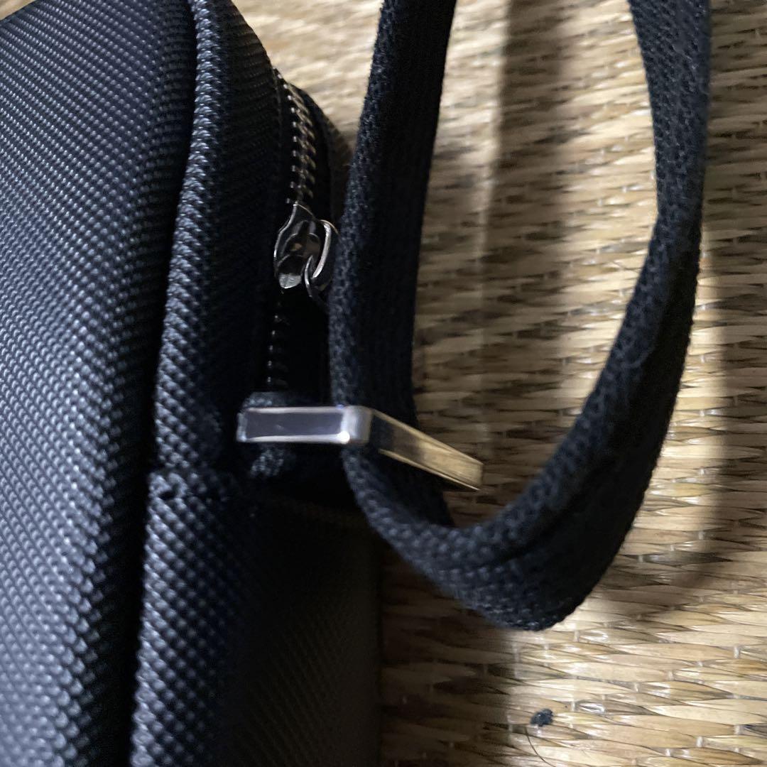 LACOSTE　ショルダーバッグ