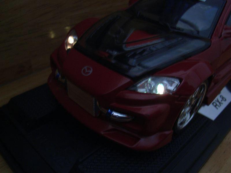 Mazda RX-8 ミニカー 1/18 レッド