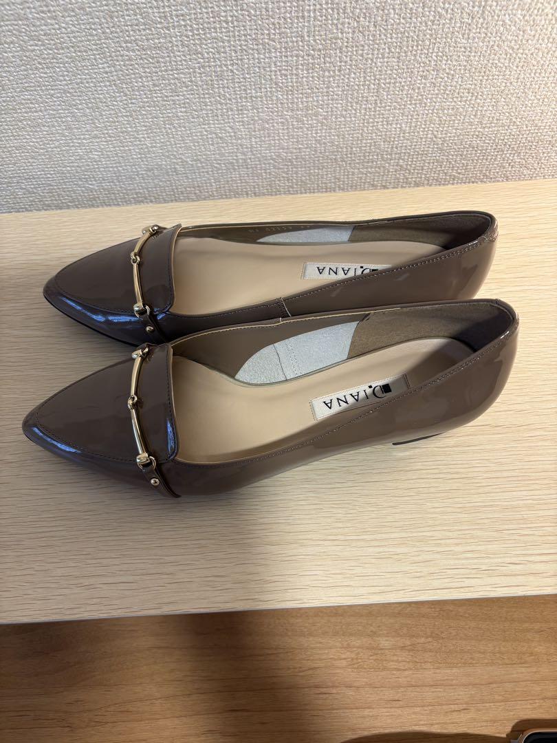 【新品未使用】DIANA エナメルパンプスベージュ23センチ