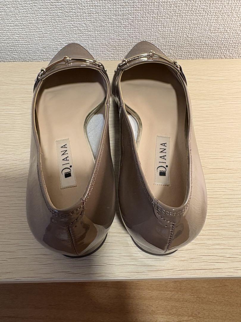 【新品未使用】DIANA エナメルパンプスベージュ23センチ
