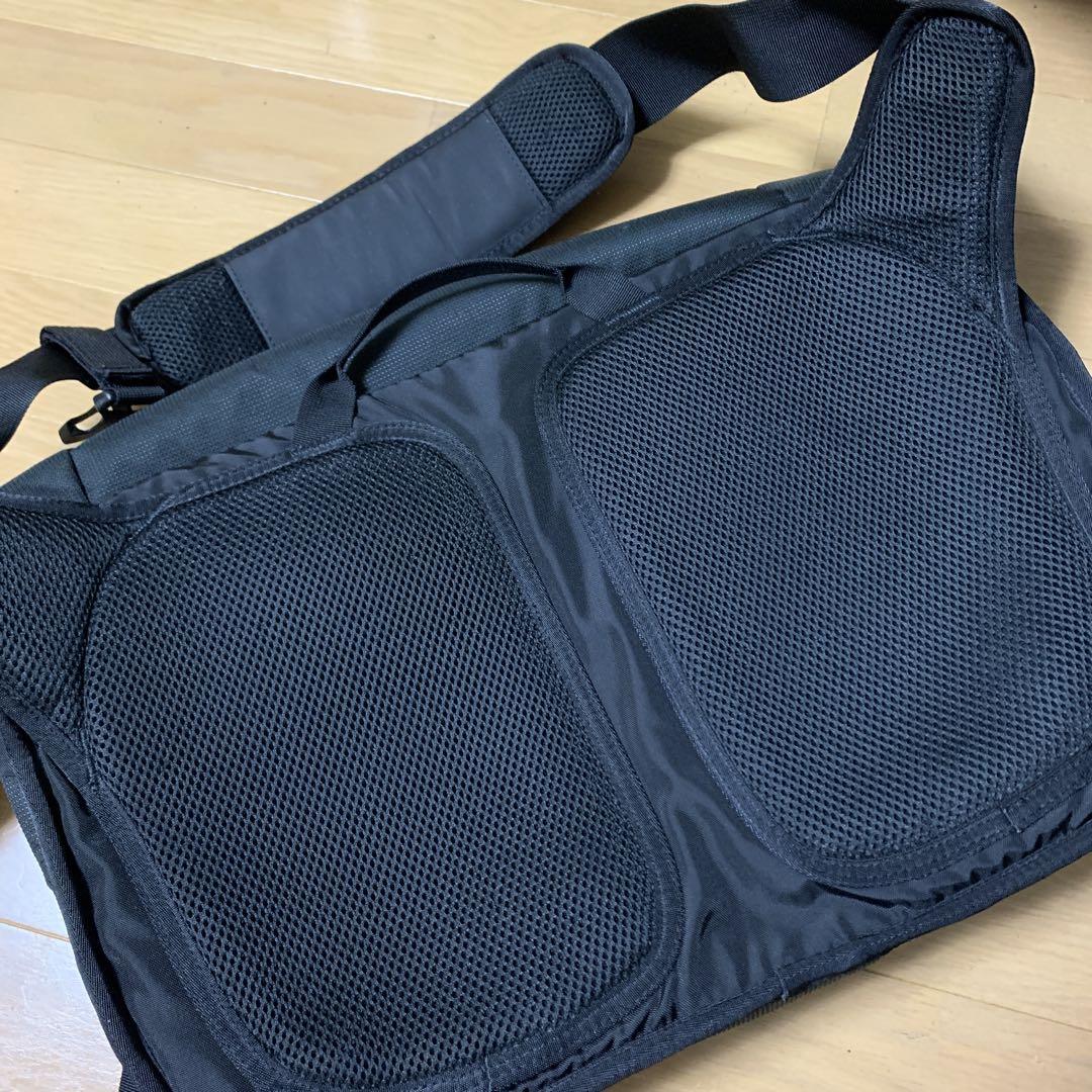 【HAGLOFS】NODE MESSENGER 13 ショルダーバッグ