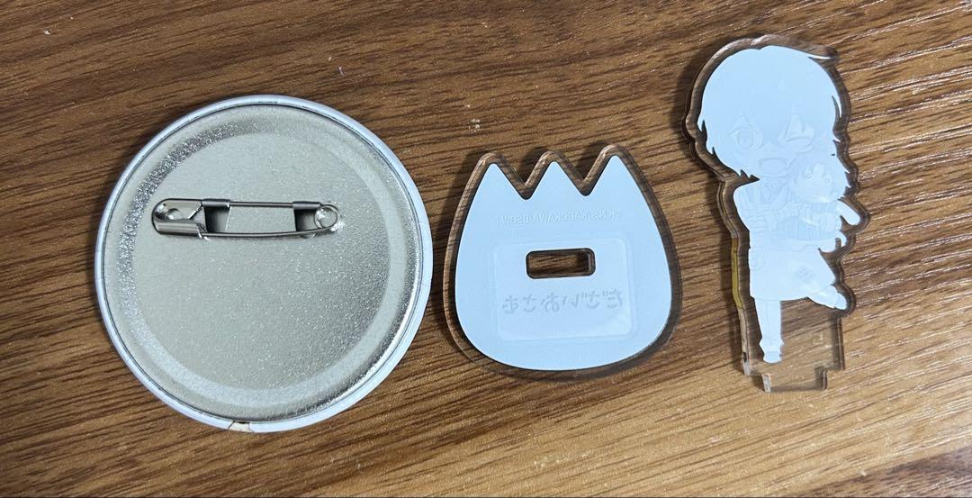文豪ストレイドッグス 保育園 太宰治 アクスタ 缶バッジ - メルカリ