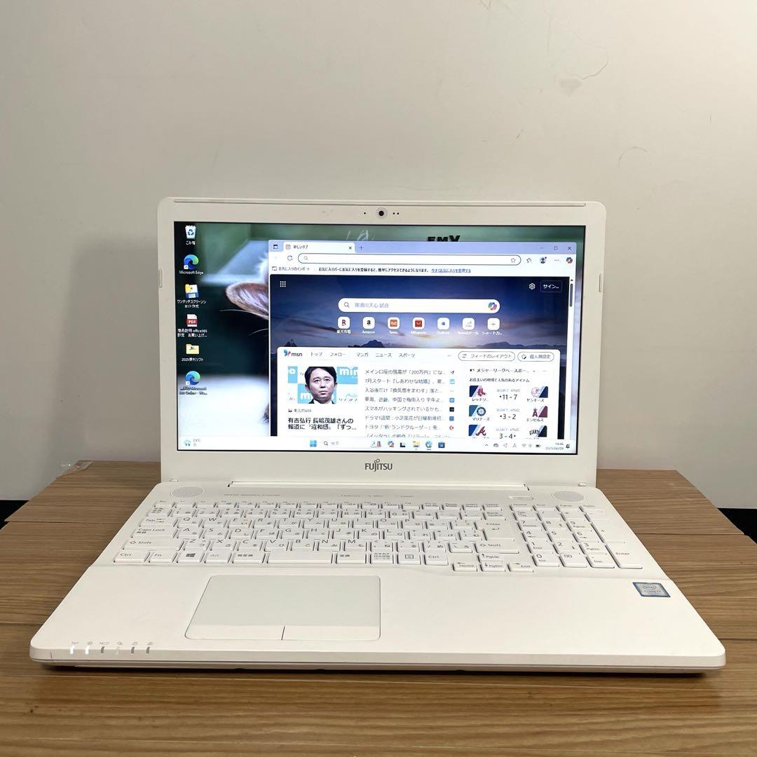 設定済ホワイトi7/SSD＋HDDノートPC Windows11オフィス カメラ