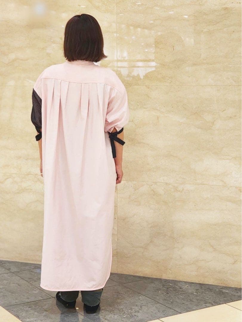 H.P.FRANCE D-due(デ・ドゥエ)ピンク黒リボン付きシャツワンピース H.P.FRANCE D-due(デ・ドゥエ)ピンク黒リボン付きシャツワンピース