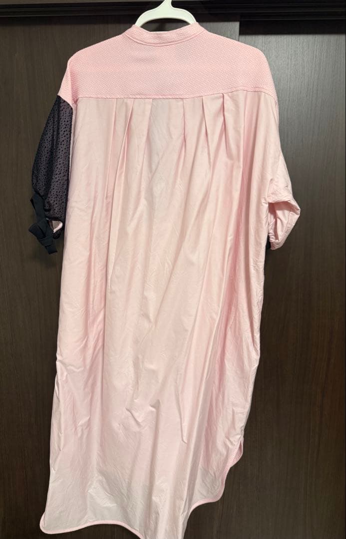 H.P.FRANCE D-due(デ・ドゥエ)ピンク黒リボン付きシャツワンピース H.P.FRANCE D-due(デ・ドゥエ)ピンク黒リボン付きシャツワンピース