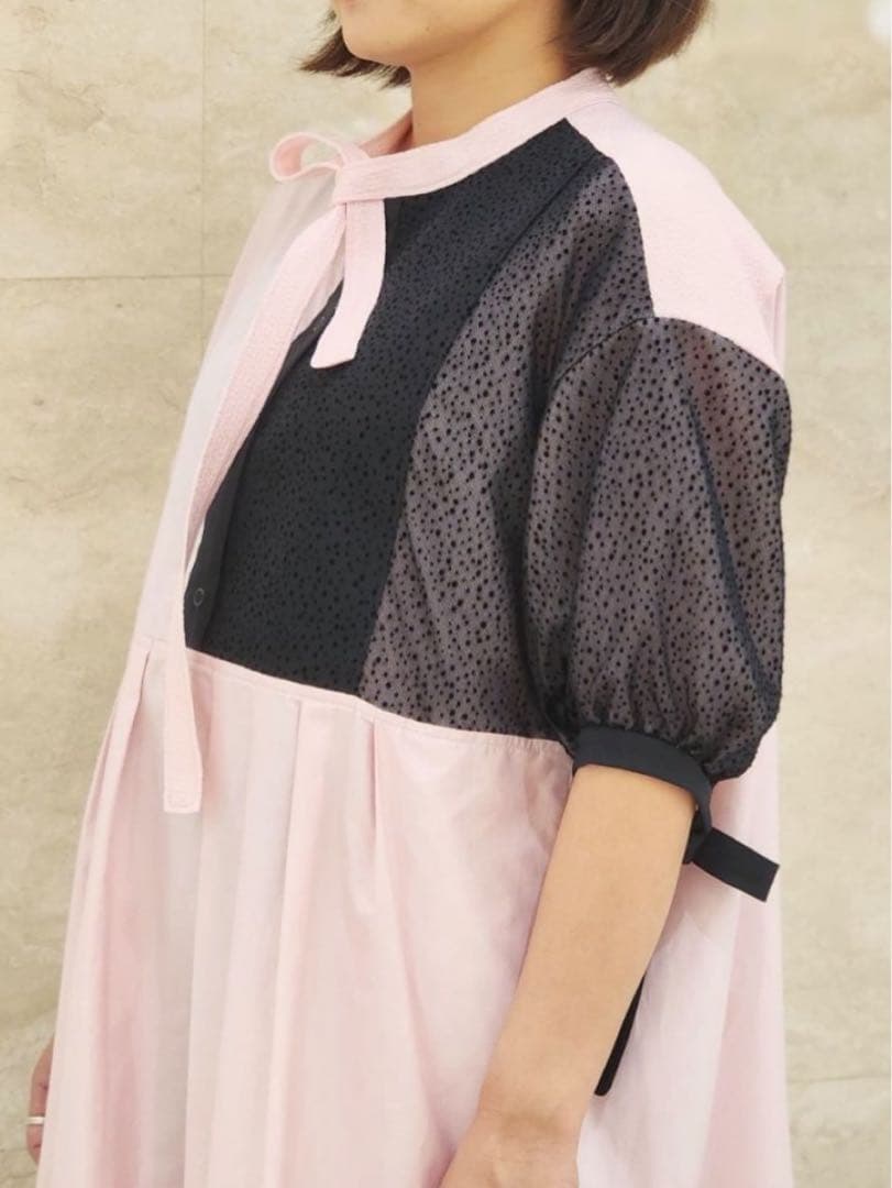 H.P.FRANCE D-due(デ・ドゥエ)ピンク黒リボン付きシャツワンピース H.P.FRANCE D-due(デ・ドゥエ)ピンク黒リボン付きシャツワンピース