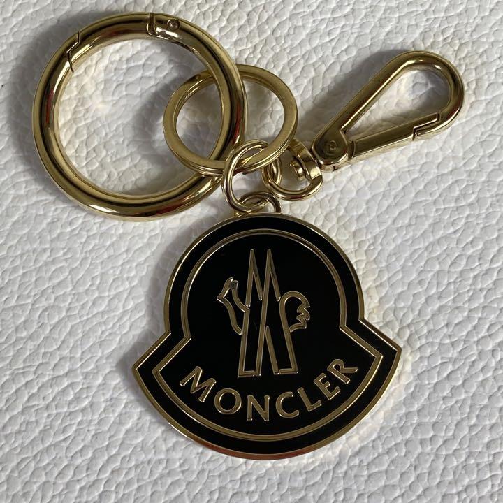 美品✨ MONCLER  キーホルダー  キーリング ロゴチャーム  ゴールド