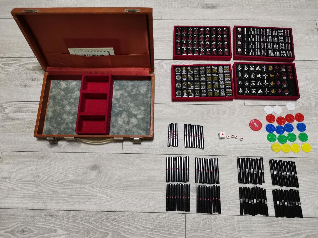 円高還元 【アンティーク】黒色 麻雀牌 麻雀 - www.campotel.com