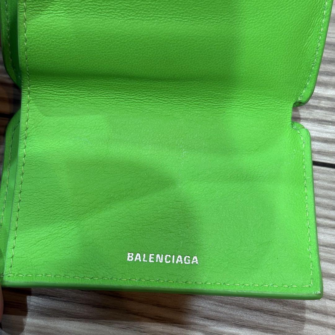【入手困難】BALENCIAGAパイソン柄の型押しレザー三つ折り財布