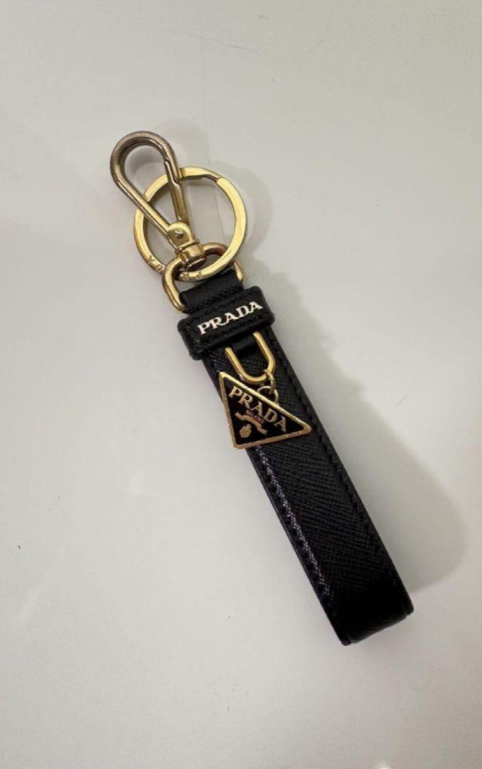 PRADA プラダ ブラック レザー キーホルダー ゴールド サフィアーノ