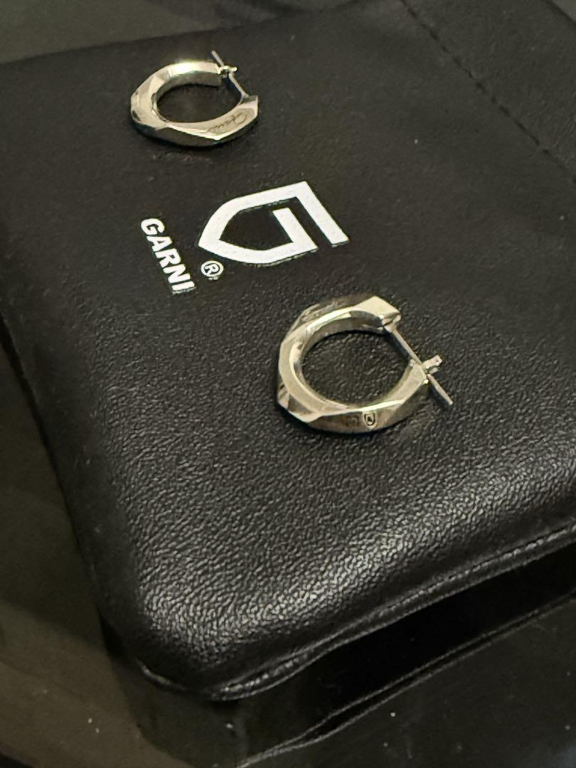 GARNI ガルニ　Crockery Pierce (両耳用ピアス)
