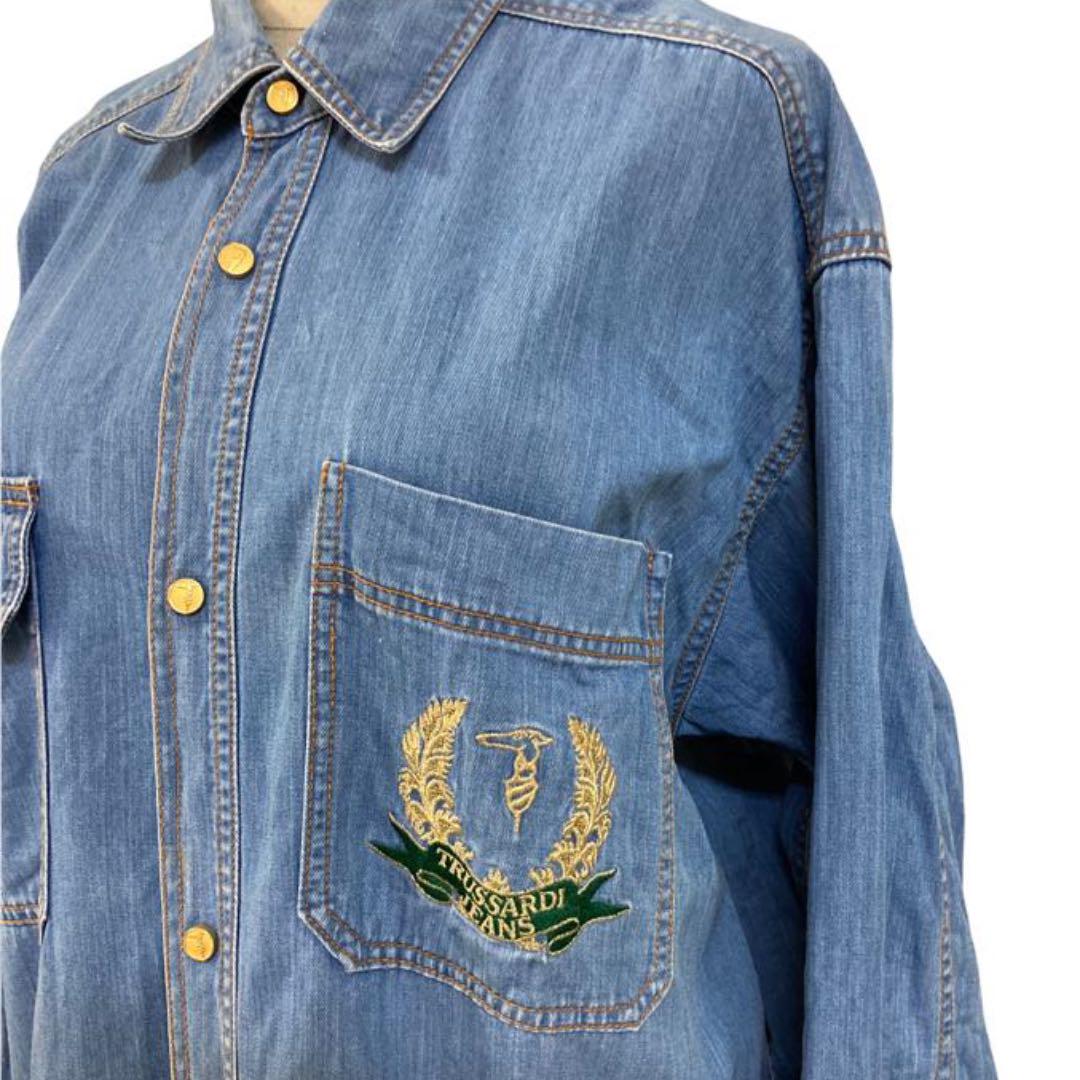 大幅値引き トラサルディジーンズ デニムシャツ ヴィンテージ90Sロゴ刺繍オーバーサイズXL 大幅値引き トラサルディジーンズ デニムシャツ ヴィンテージ90Sロゴ刺繍オーバーサイズXL