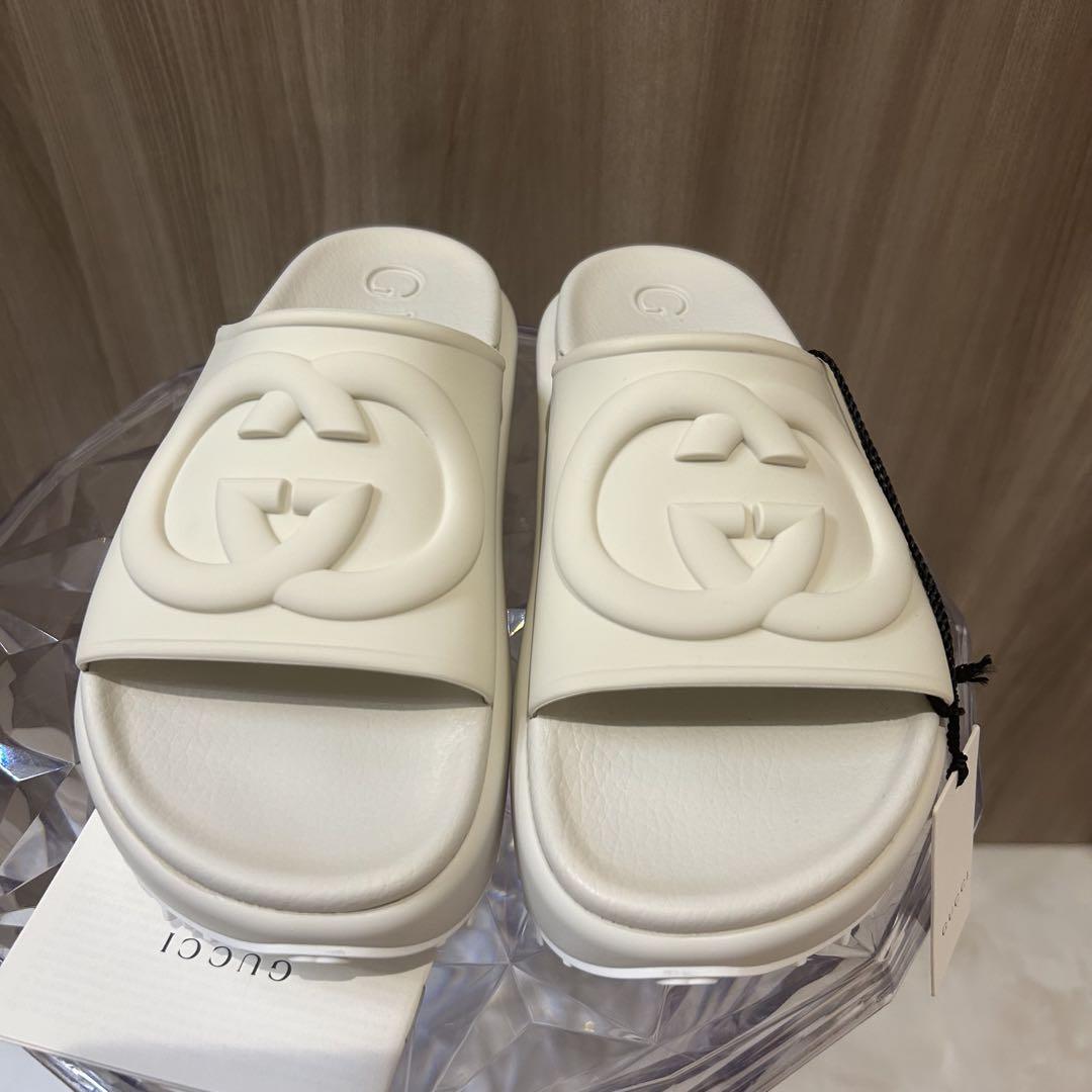 【GUCCI】グッチ エンブロイダリー サンダル ホワイト 新品 GUCCI グッチ サンダル ホワイト GG 35サイズ プレゼントに