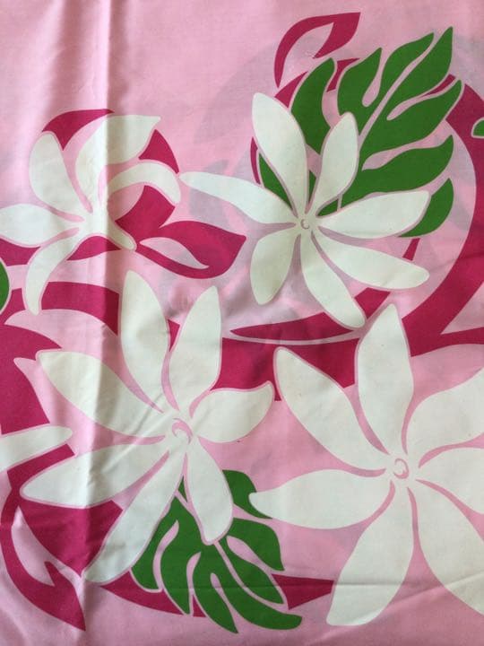 Sale！ハワイアンファブリック 4ヤード パウスカート 1着分