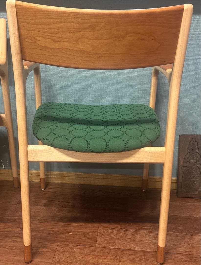 ミナペルホネン生地　enstol国産無垢材 ダイニングチェア　ベージュ ミナペルホネン生地 enstol国産無垢材 ダイニングチェア