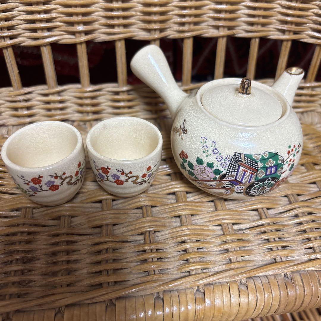 花柄 陶器製急須と湯呑みセット 急須と湯呑みセット 花柄 陶器製ミニチュア 御所車 - メルカリ