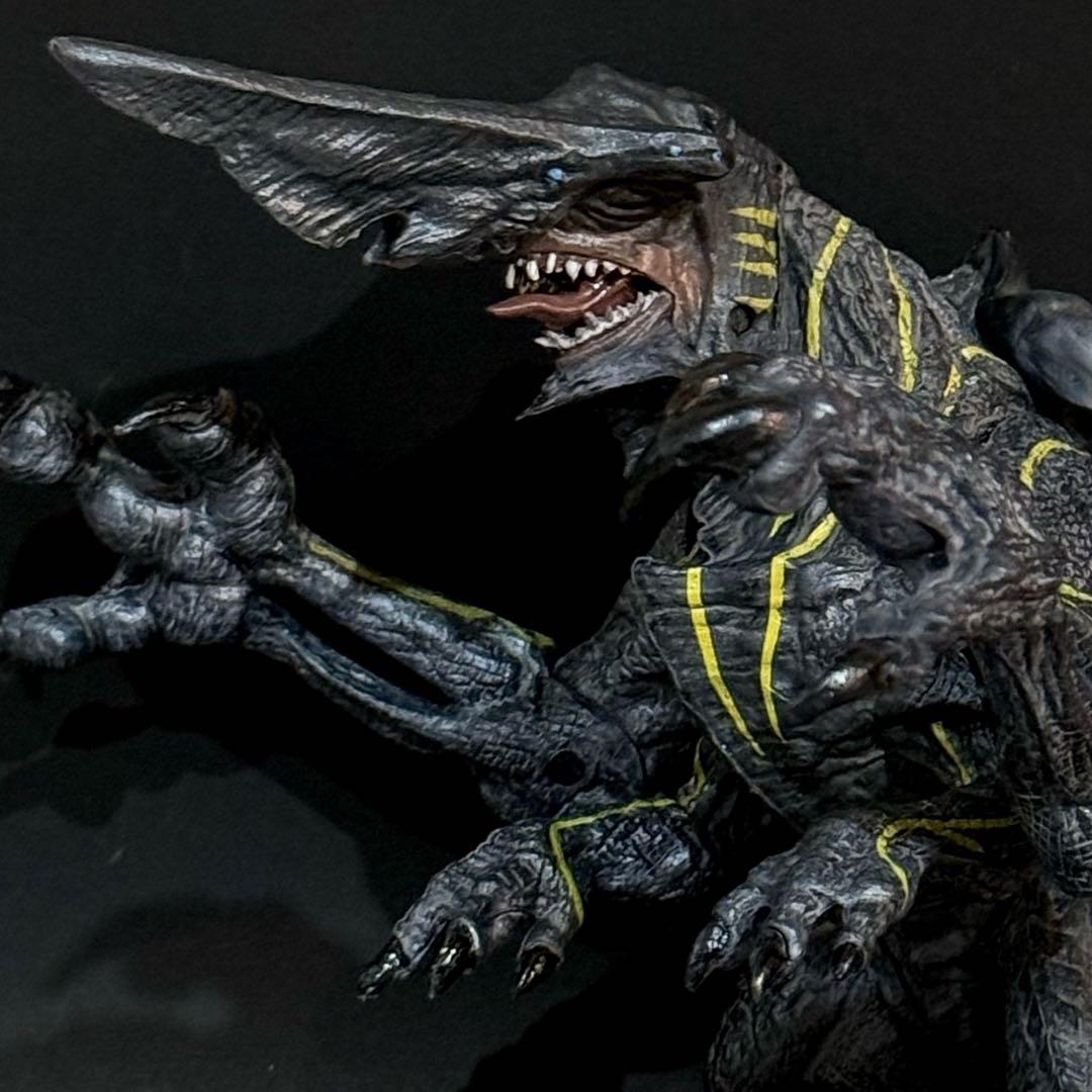 NECA パシフィックリム 【 ナイフヘッド カイジュウ 】 - メルカリ