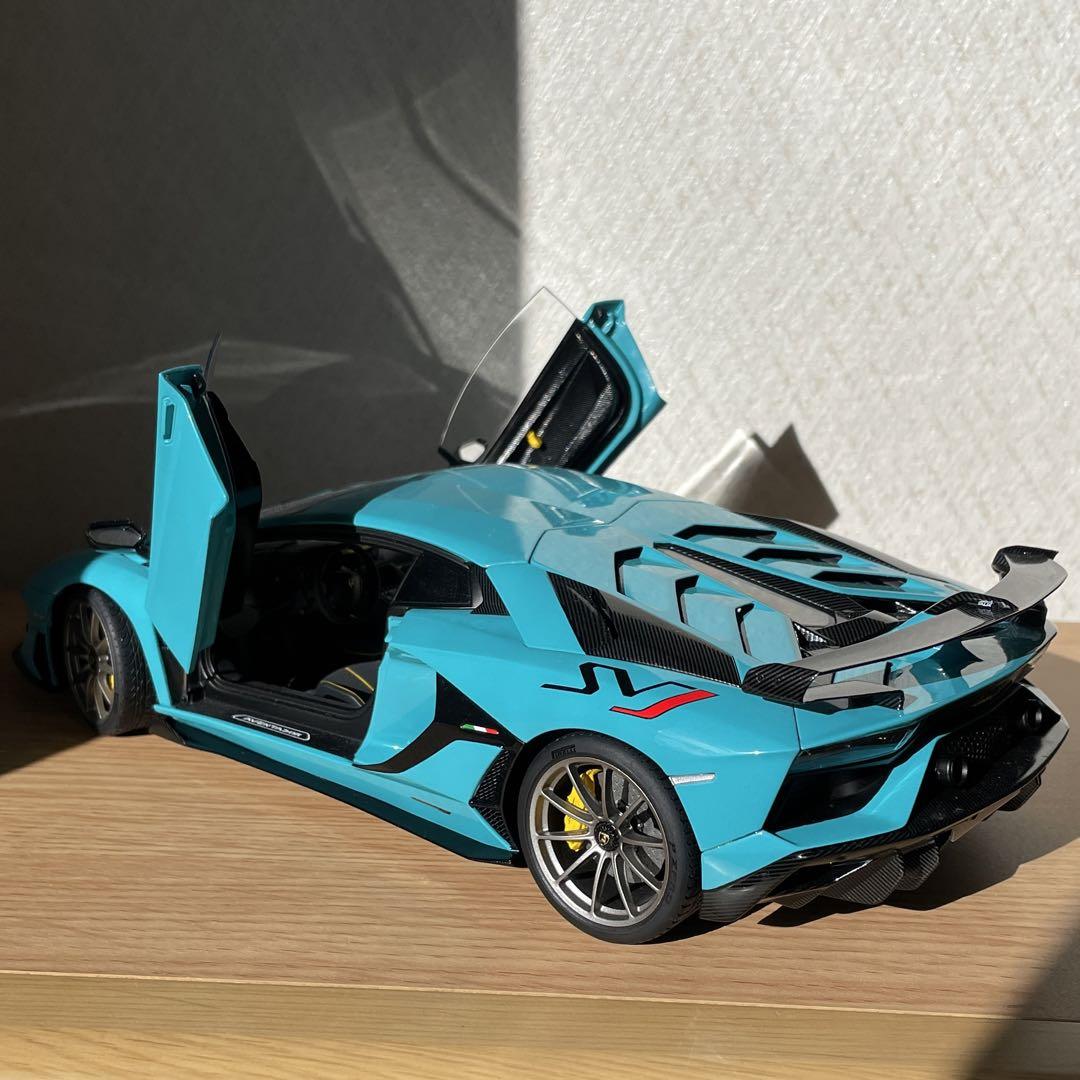 オートアート1/18 ランボルギーニ アヴェンタドールSVJ 絶版色ターコイズ！