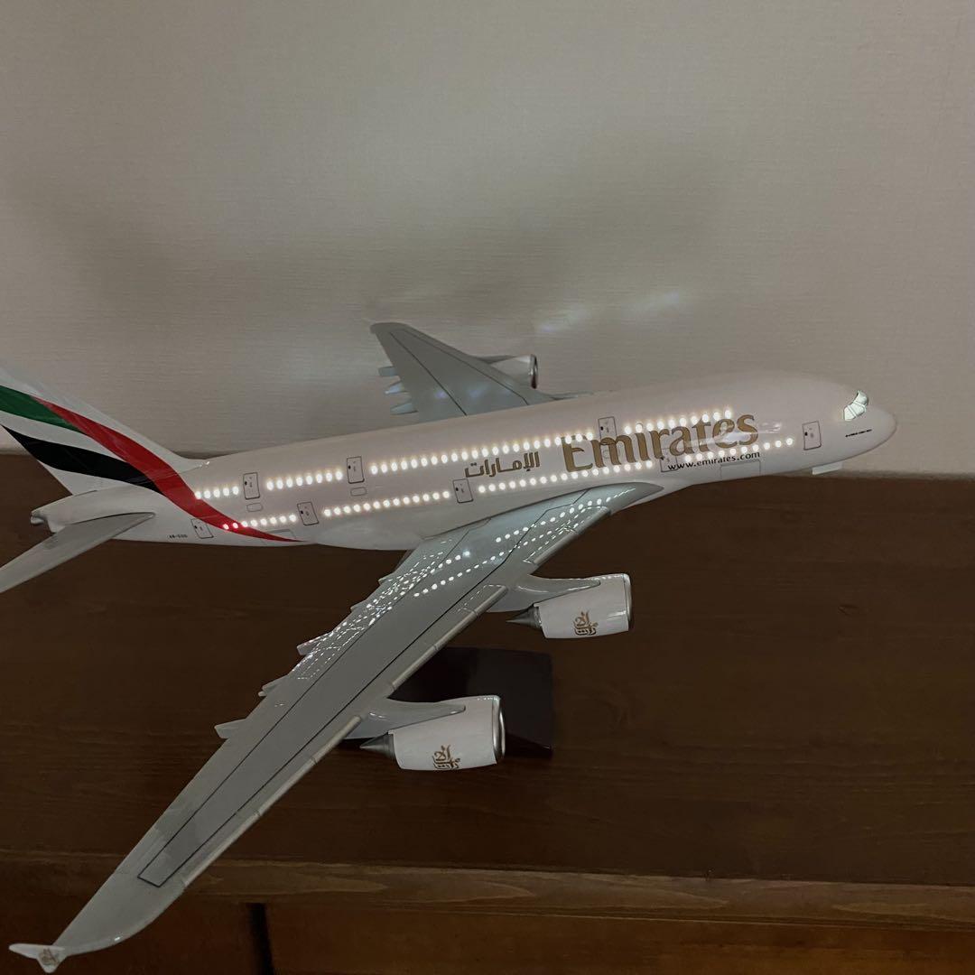エミレーツ航空 エアバス A380 1/160 航空機模型 LEDライト付き