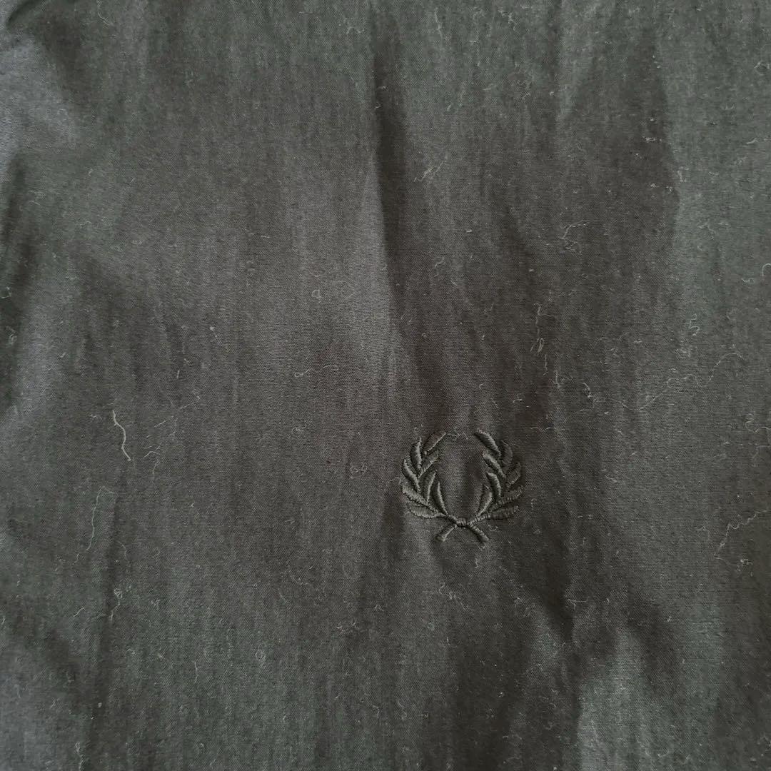 新品タグ付き　FRED PERRY 黒 長袖シャツ M